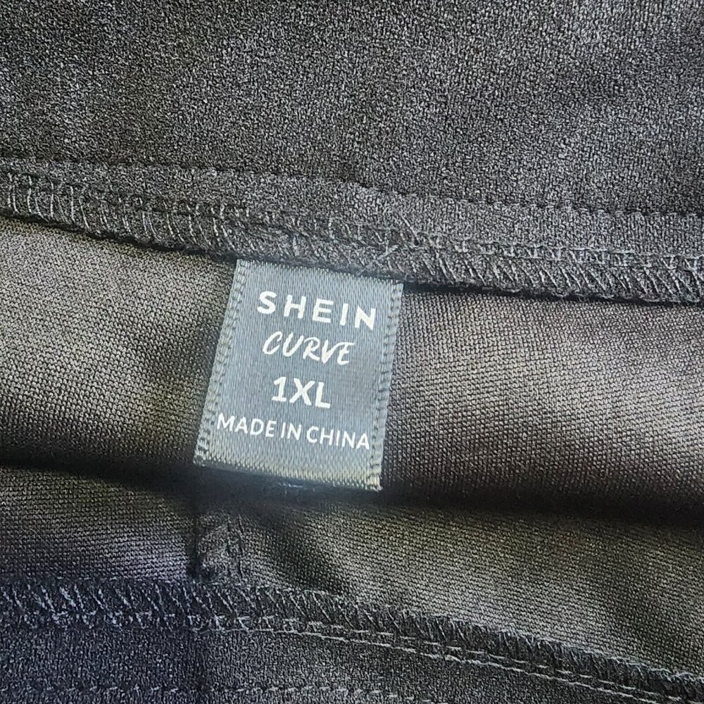 Shein Curve Solid All Black Button Side Detail Zi… - image 2